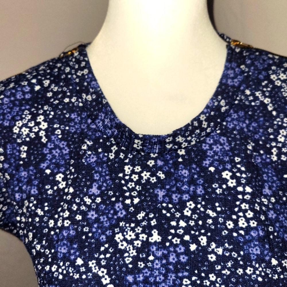 🦜🦜3/$25  Spark M  Light Blue Dark Blue and White